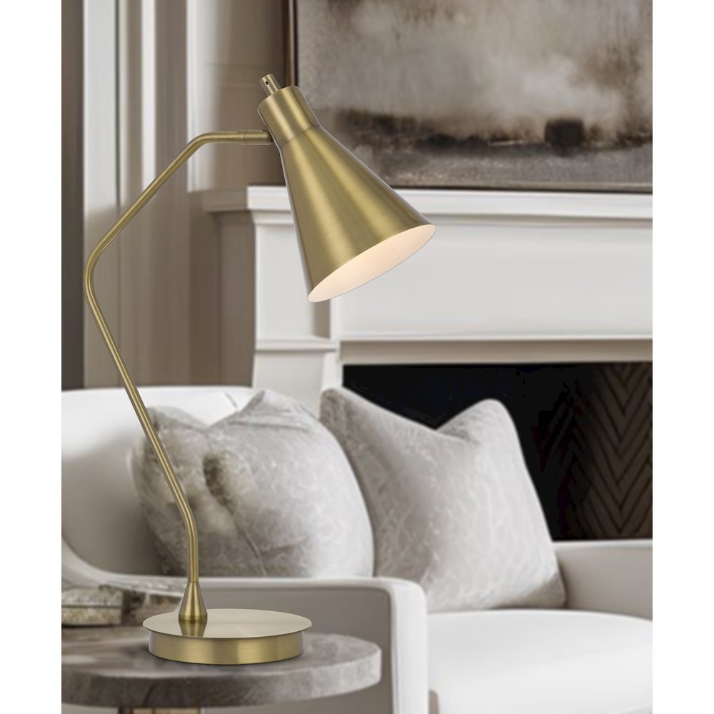 Type A led bulb 12W max. Capstone task metal table lamp with swivel shade - Cal Lighting