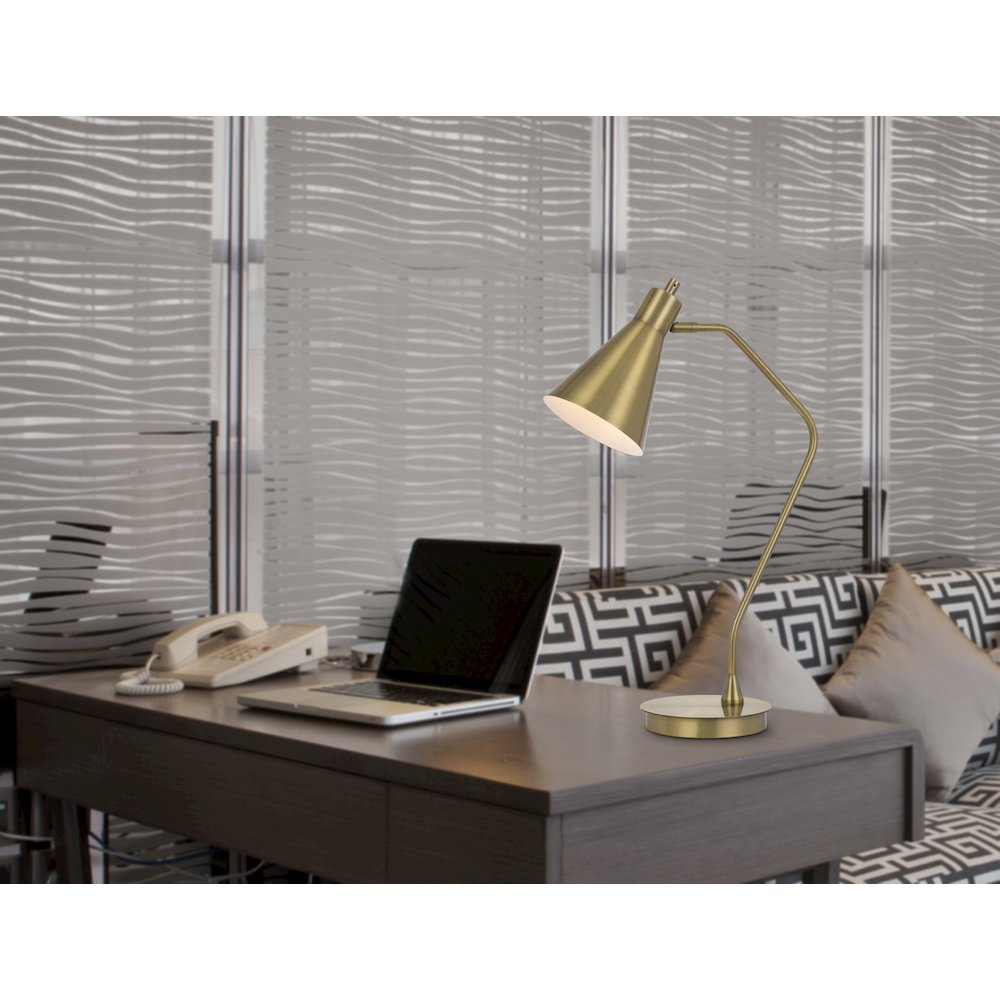 Type A led bulb 12W max. Capstone task metal table lamp with swivel shade - Cal Lighting