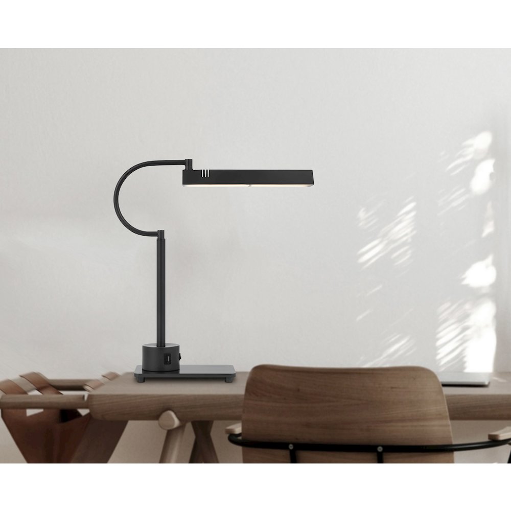 led 12W SOHO metal desk lamp with 2 USB ports - Cal Lighting