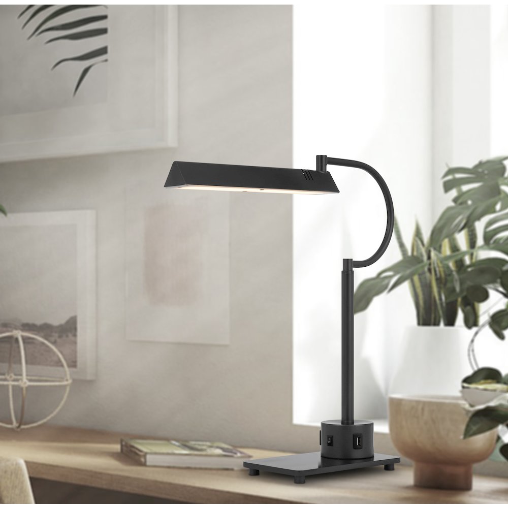 led 12W SOHO metal desk lamp with 2 USB ports - Cal Lighting