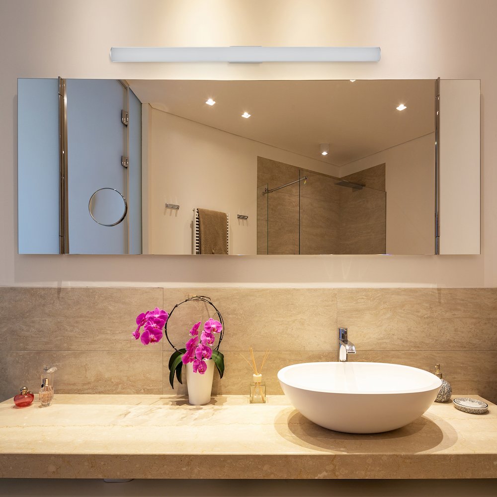 Integrated AC LED ADA Compliant Bathroom Wall Lighting Fixture in Silver - VONN Lighting