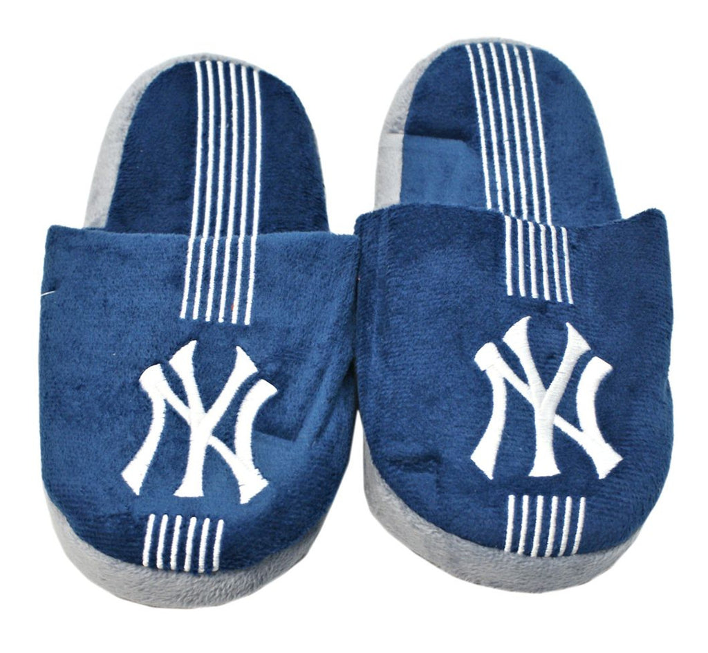 New York Yankees Slipper - Youth 8-16 Size 3-4 Stripe - (1 Pair) - M - Forever Collectibles