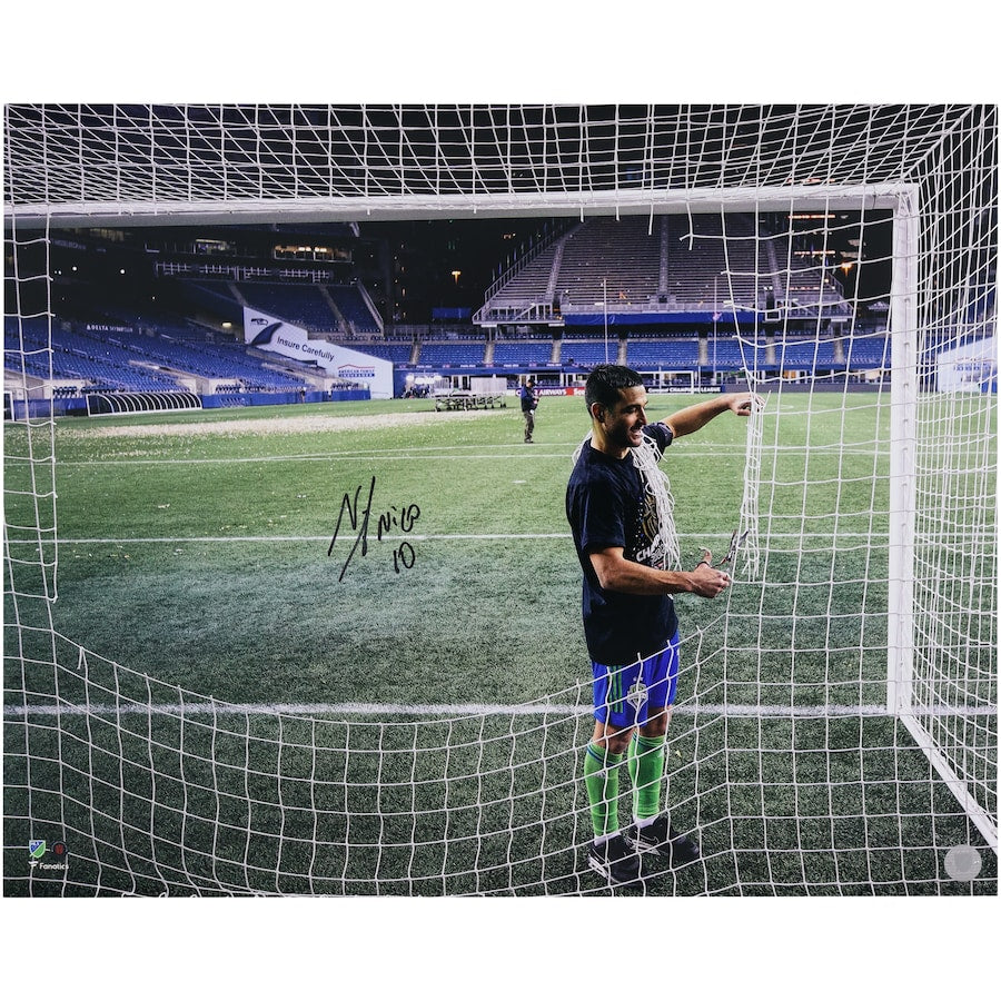 Nicolas Lodeiro Seattle Sounders FC Autographed 16'' x 20'' 2022 CONCACAF Net Cutting Photograph