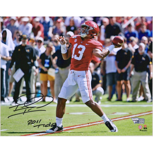Tua Tagovailoa Alabama Crimson Tide Autographed 8'' x 10'' Passing Photograph with ''Roll Tide'' Inscription