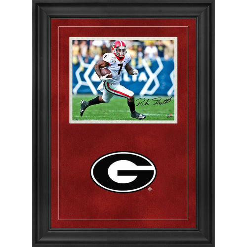 D'Andre Swift Georgia Bulldogs Deluxe Framed Autographed 8'' x 10'' White Solo Run Photograph