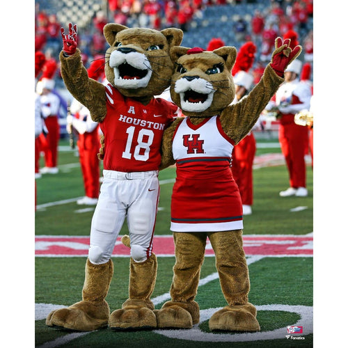 Houston Cougars Unsigned Shasta with Sasha Pre-Game Photograph