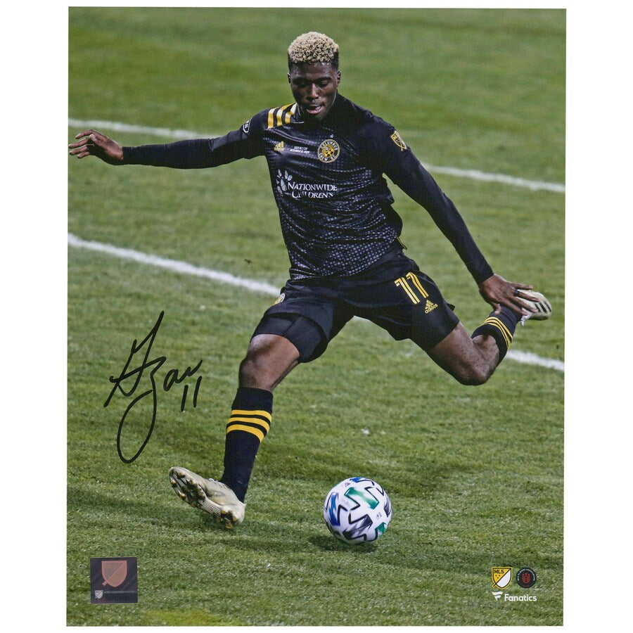 Gyasi Zardes Columbus Crew Autographed 8'' x 10'' 2020 MLS Cup Photograph