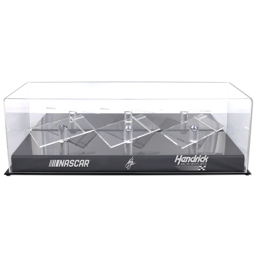 Kyle Larson Facsimile Signature 1:24 Three Car Die-Cast Display Cast