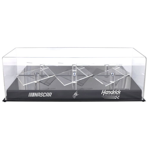 Kyle Larson Facsimile Signature 1:24 Three Car Die-Cast Display Cast