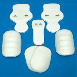 GameDay Youth Ultra Lite 7pc Set Snaps Football Protective Equip